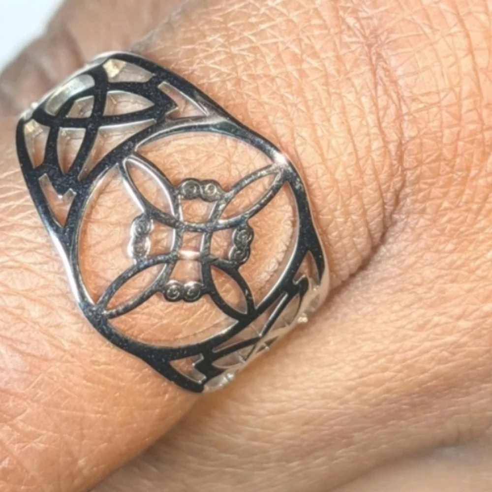 Silvery Stainless  steel Cutout Celtic-knot Style Ring Sz9